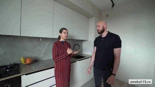 Кадр видеоотзыва о мебели в евротрешке